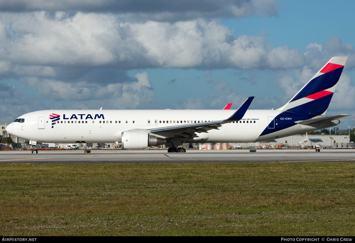 Aircraft Photo of CC-CWV | Boeing 767-316/ER | LATAM Airlines | AirHistory.net #298789