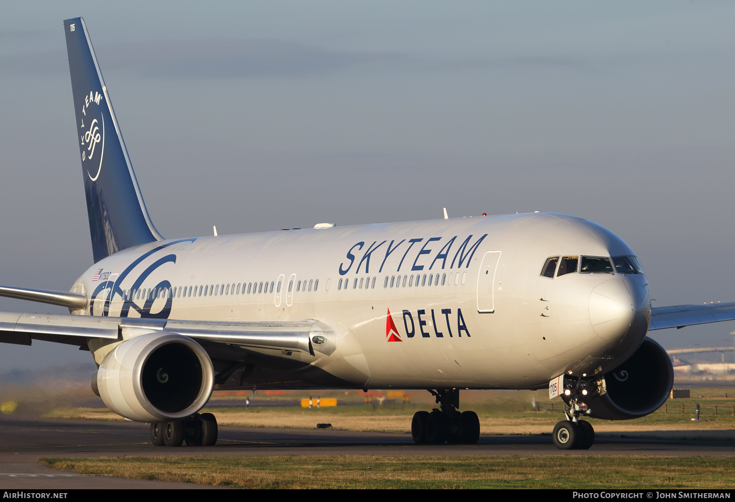 Aircraft Photo of N175DZ | Boeing 767-332/ER | Delta Air Lines | AirHistory.net #298906