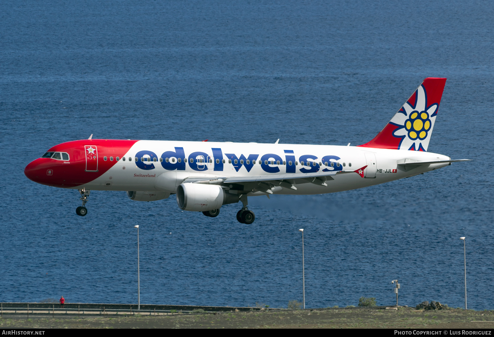 Aircraft Photo of HB-JJL | Airbus A320-214 | Edelweiss Air | AirHistory.net #298946