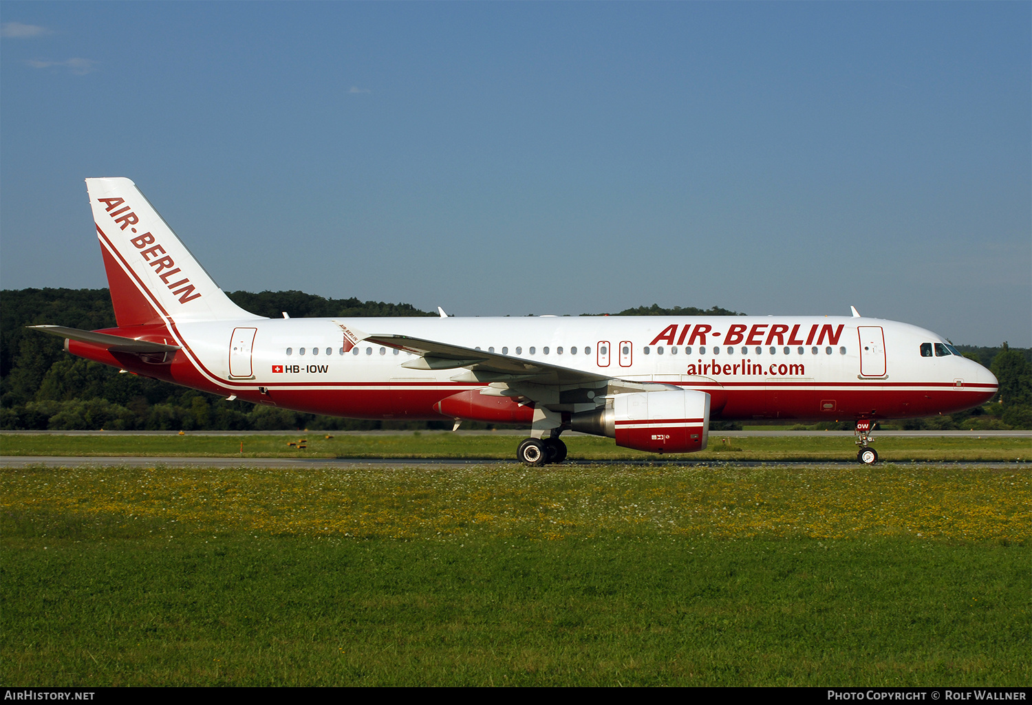 Aircraft Photo of HB-IOW | Airbus A320-214 | Air Berlin | AirHistory.net #298990