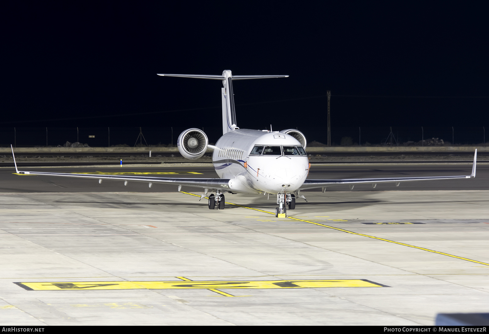 Aircraft Photo of D-ALIK | Bombardier Challenger 850 (CRJ-200SE/CL-600-2B19) | AirHistory.net #299285