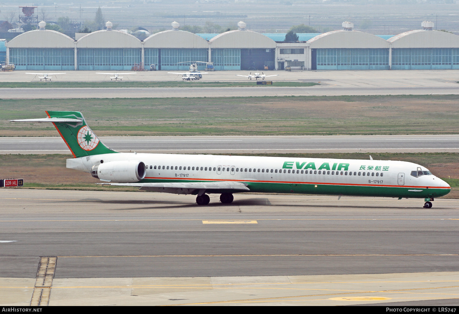 Aircraft Photo of B-17917 | McDonnell Douglas MD-90-30 | EVA Air | AirHistory.net #299430