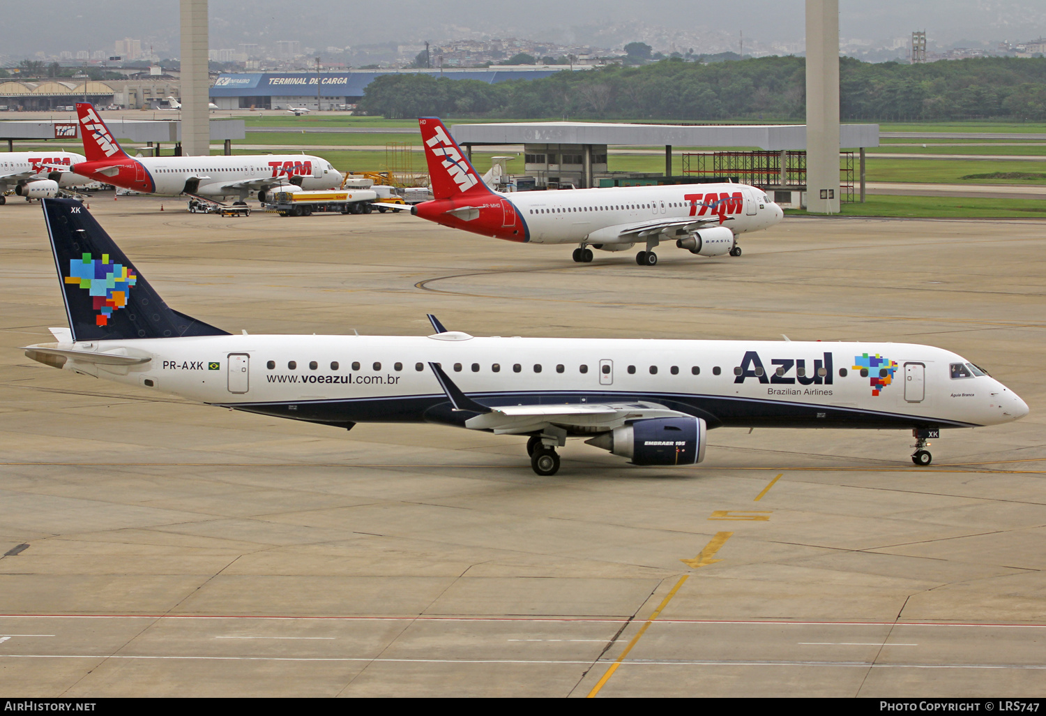 Aircraft Photo of PR-AXK | Embraer 195AR (ERJ-190-200IGW) | Azul Linhas Aéreas Brasileiras | AirHistory.net #299499