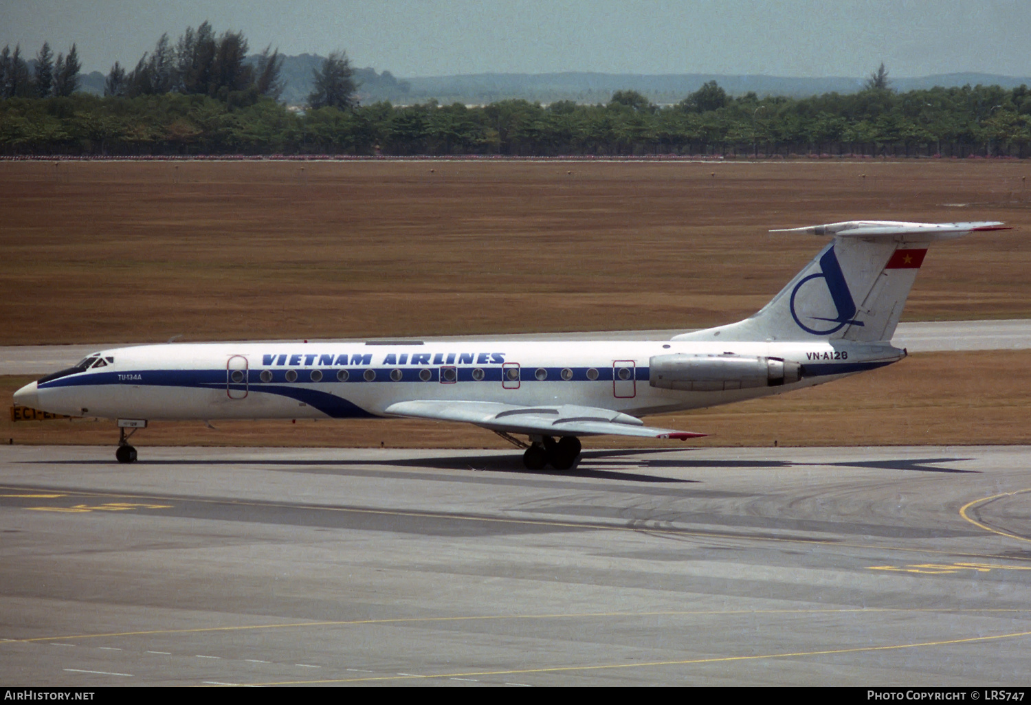 Aircraft Photo of VN-A128 | Tupolev Tu-134AK | Vietnam Airlines | AirHistory.net #299635