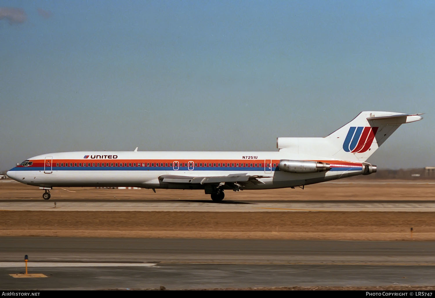 Aircraft Photo of N7251U | Boeing 727-222/Adv | United Airlines | AirHistory.net #299777
