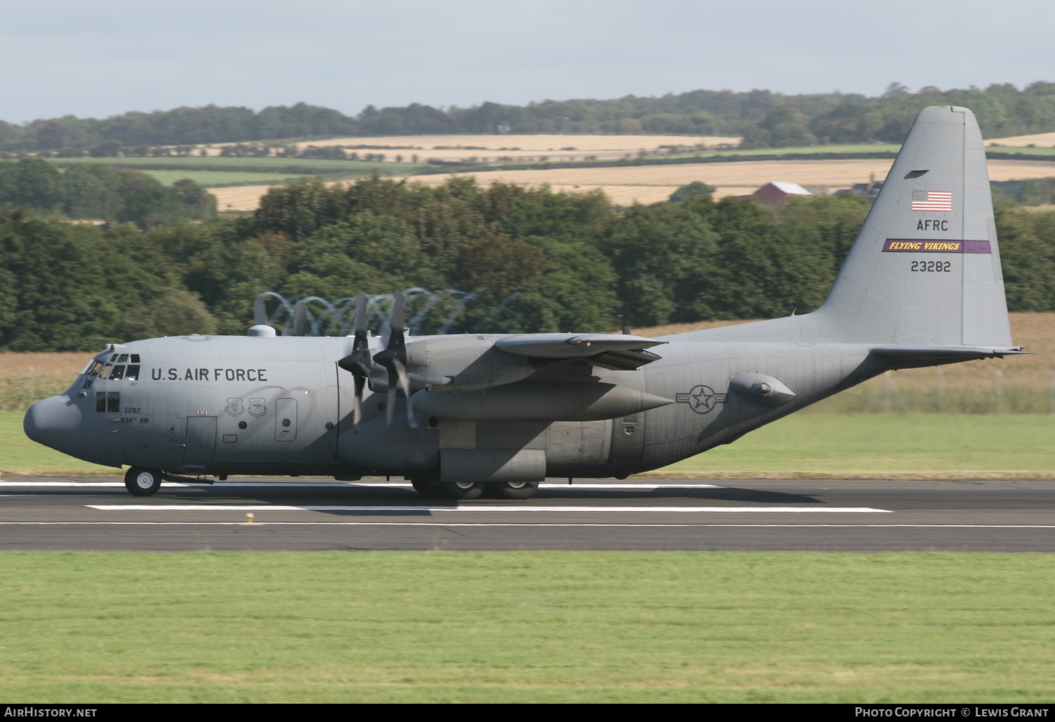 Aircraft Photo of 92-3282 / 23282 | Lockheed C-130H Hercules | USA - Air Force | AirHistory.net #299885