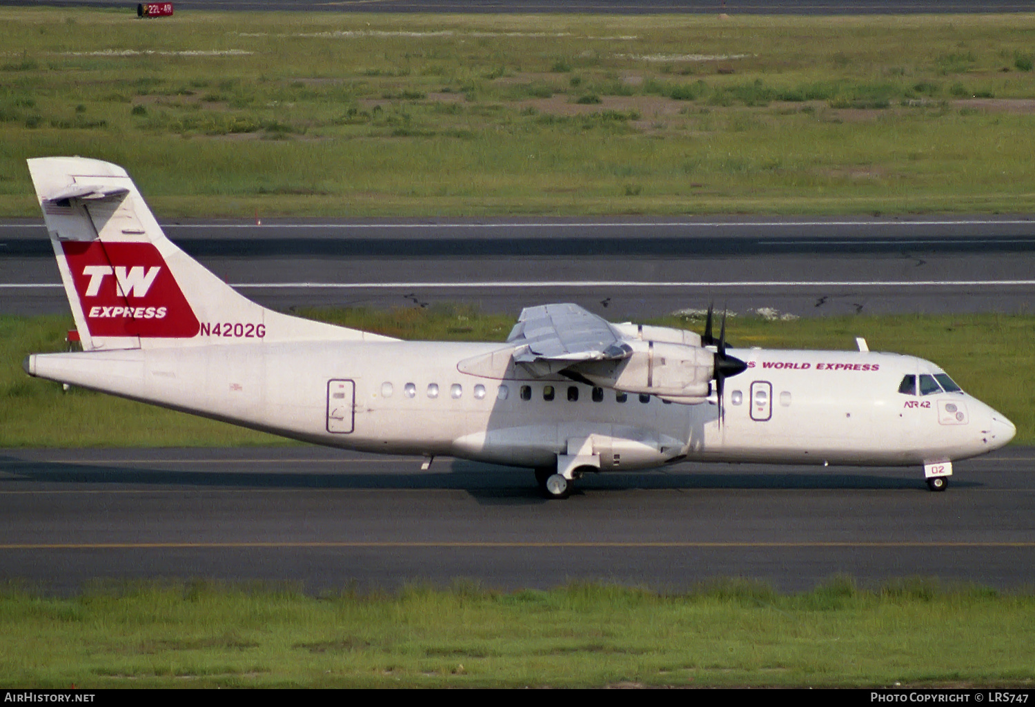 Aircraft Photo of N4202G | ATR ATR-42-300 | TW Express - Trans World Express | AirHistory.net #299894