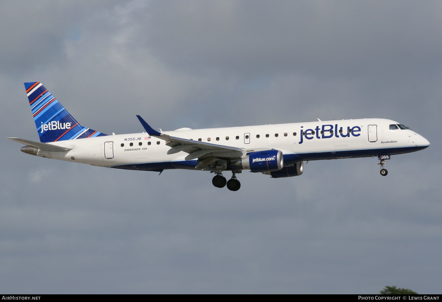 Aircraft Photo of N355JB | Embraer 190AR (ERJ-190-100IGW) | JetBlue Airways | AirHistory.net #299898