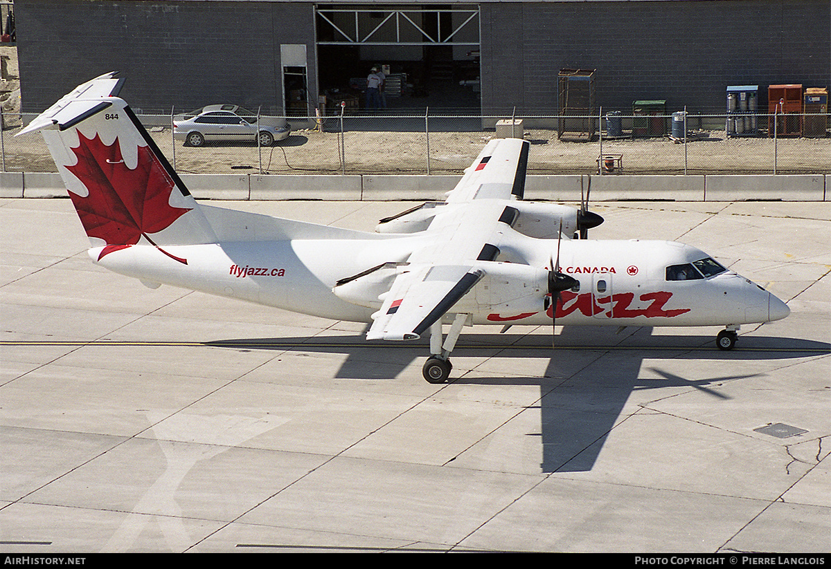 Aircraft Photo of C-FGRY | De Havilland Canada DHC-8-102 Dash 8 | Air Canada Jazz | AirHistory.net #300016