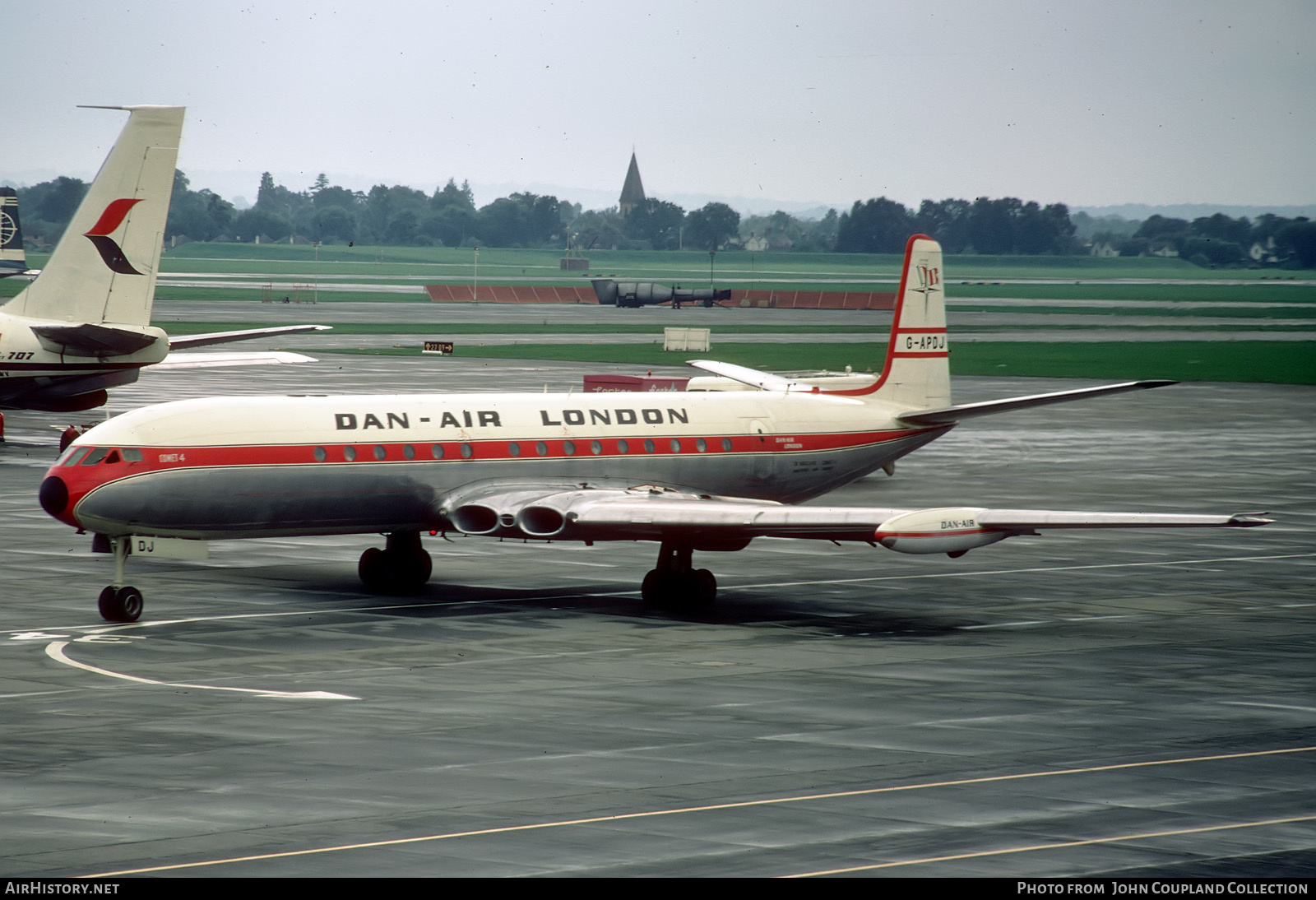 Aircraft Photo of G-APDJ | De Havilland D.H. 106 Comet 4 | Dan-Air London | AirHistory.net #300053