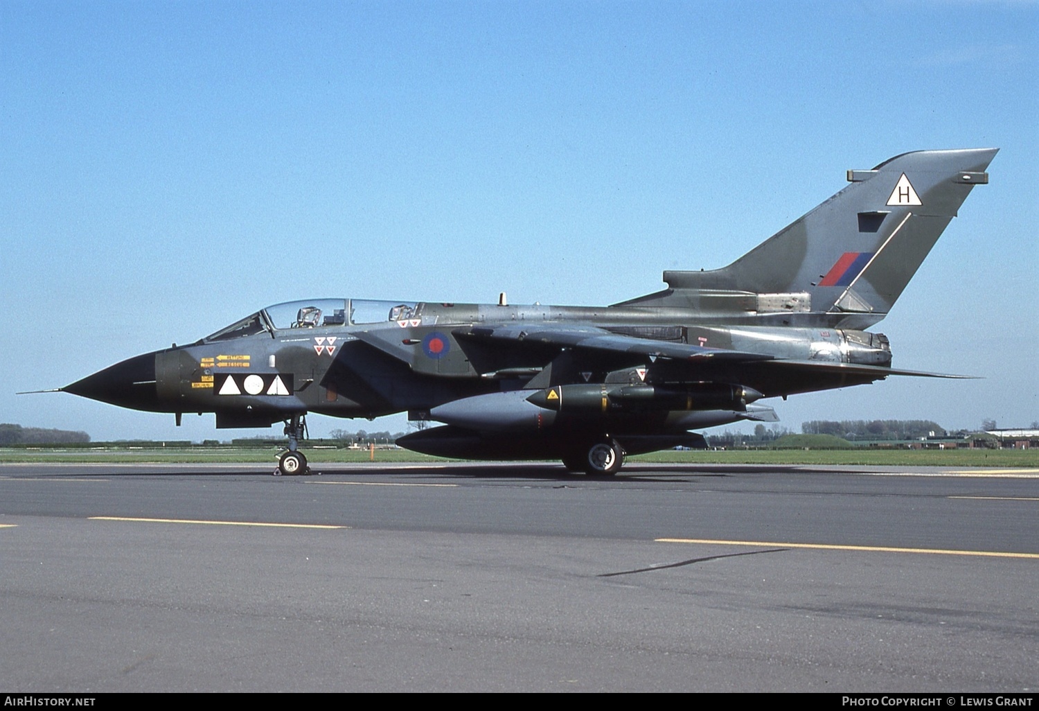 Aircraft Photo of ZA373 | Panavia Tornado GR1 | UK - Air Force | AirHistory.net #300086