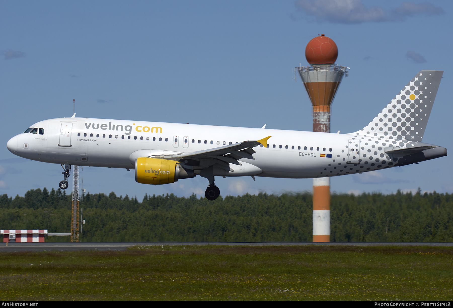 Aircraft Photo of EC-HQL | Airbus A320-214 | Vueling Airlines | AirHistory.net #300091