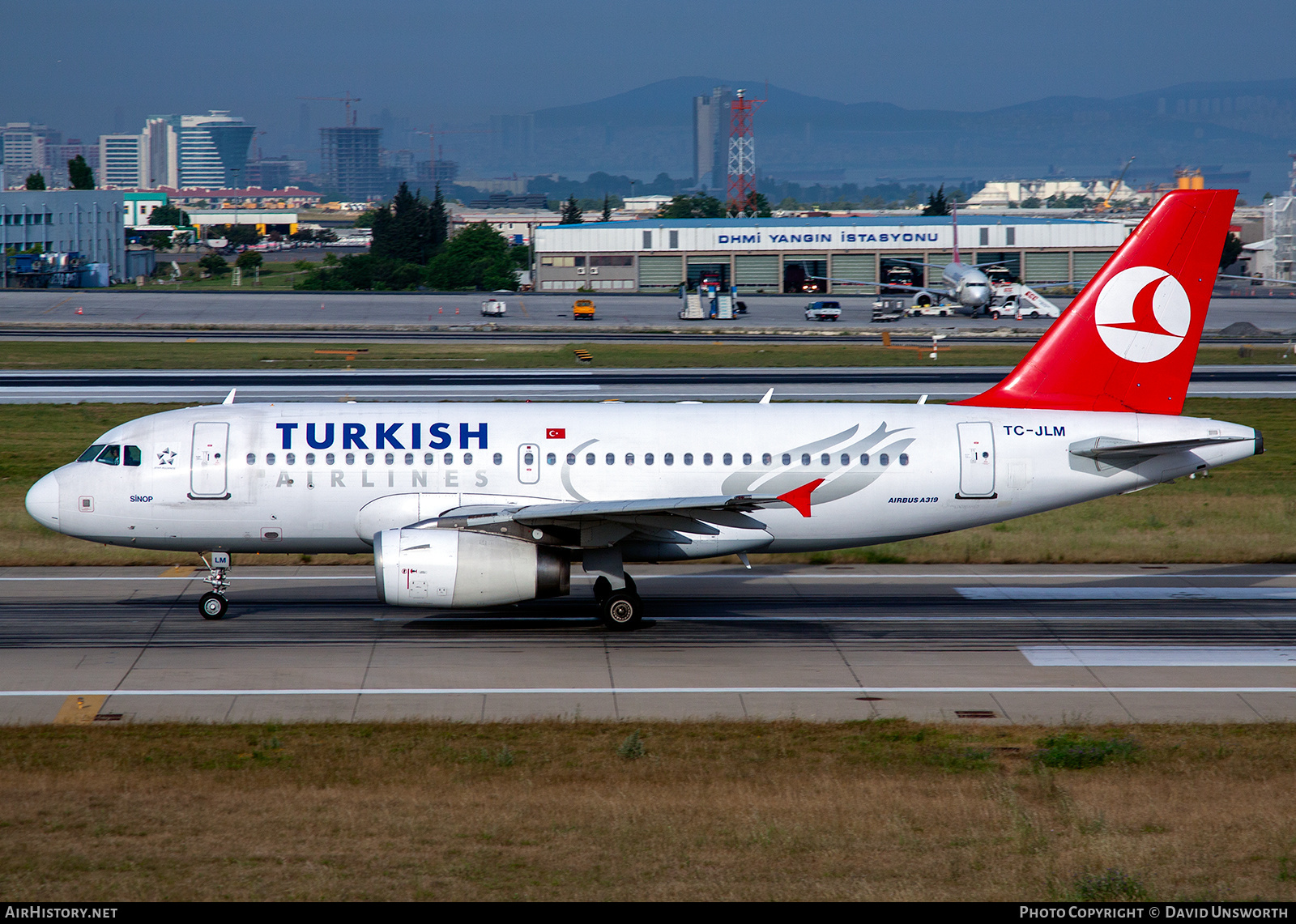 Aircraft Photo of TC-JLM | Airbus A319-132 | Turkish Airlines | AirHistory.net #300093