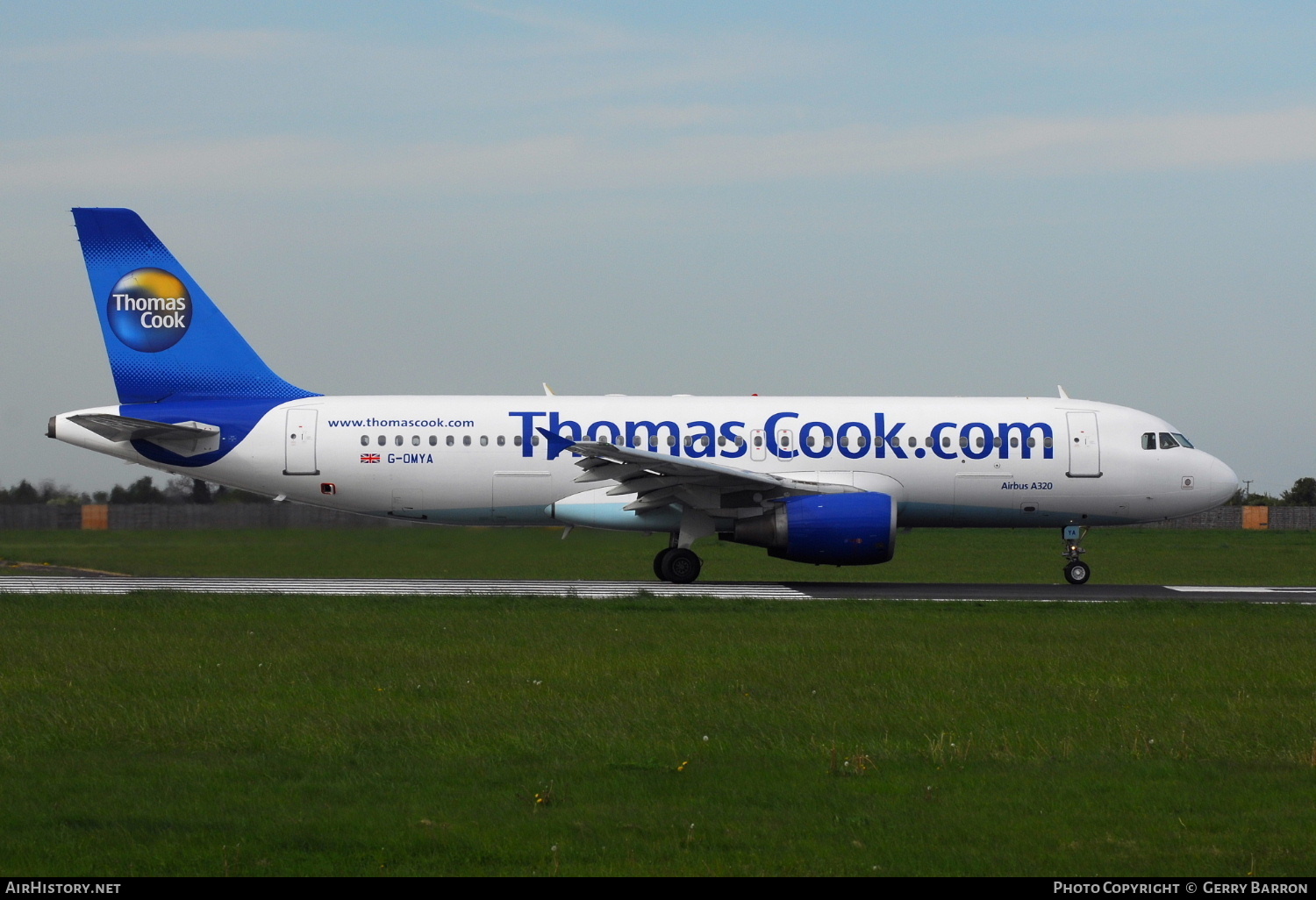 Aircraft Photo of G-OMYA | Airbus A320-214 | Thomas Cook Airlines | AirHistory.net #300104