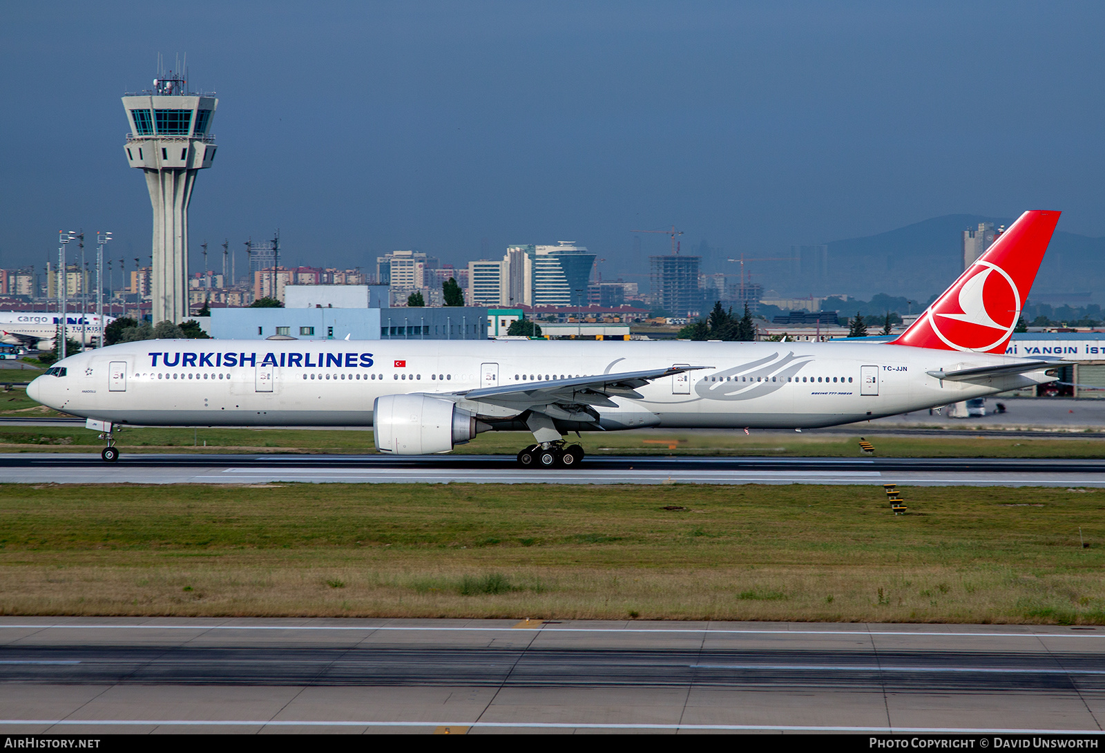 Aircraft Photo of TC-JJN | Boeing 777-3F2/ER | Turkish Airlines | AirHistory.net #300134