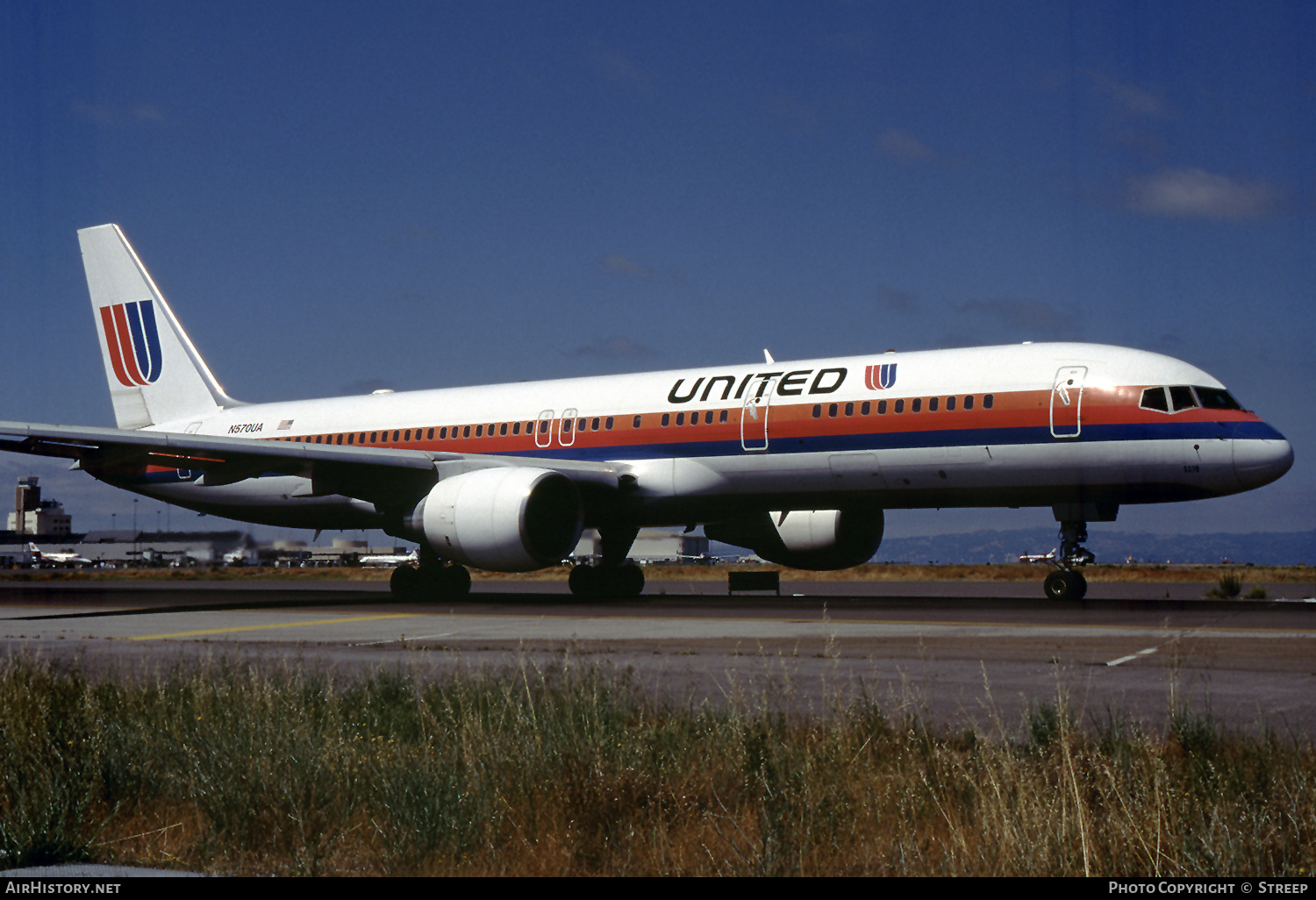 Aircraft Photo of N570UA | Boeing 757-222 | United Airlines | AirHistory.net #300167