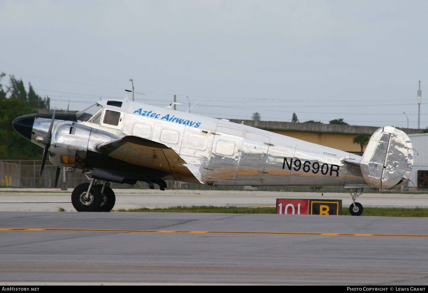 Aircraft Photo of N9690R | Beech G18S | Aztec Airways | AirHistory.net #300261