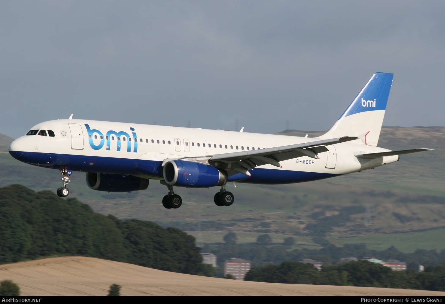 Aircraft Photo of G-MEDE | Airbus A320-232 | BMI - British Midland International | AirHistory.net #300311