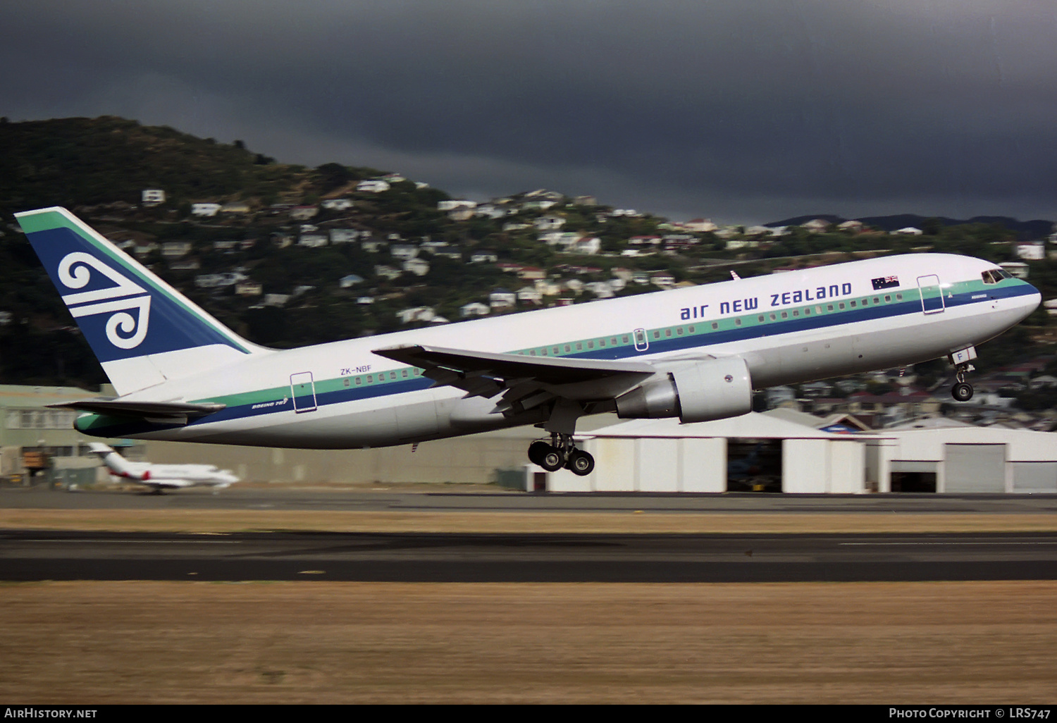 Aircraft Photo of ZK-NBF | Boeing 767-209 | Air New Zealand | AirHistory.net #300447