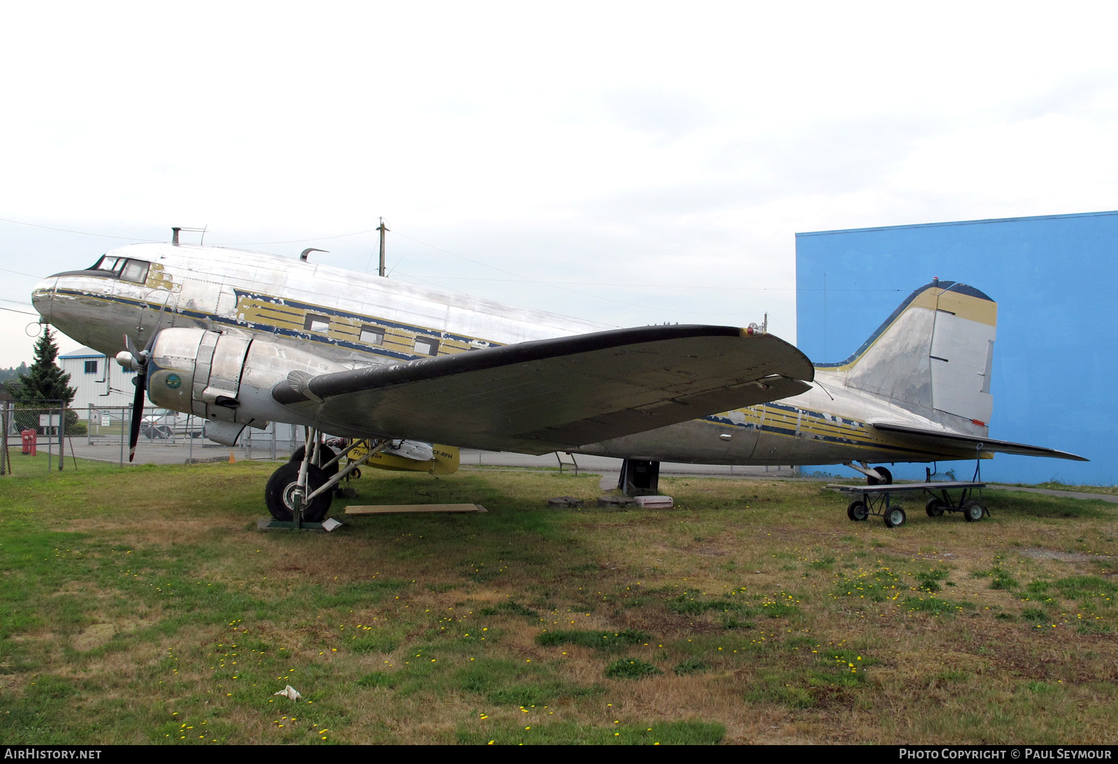 Aircraft Photo of CF-PWH | Douglas DC-3-277B | AirHistory.net #300496