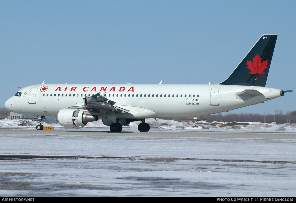 Aircraft Photo of C-GKOE | Airbus A320-214 | Air Canada | AirHistory.net #300618