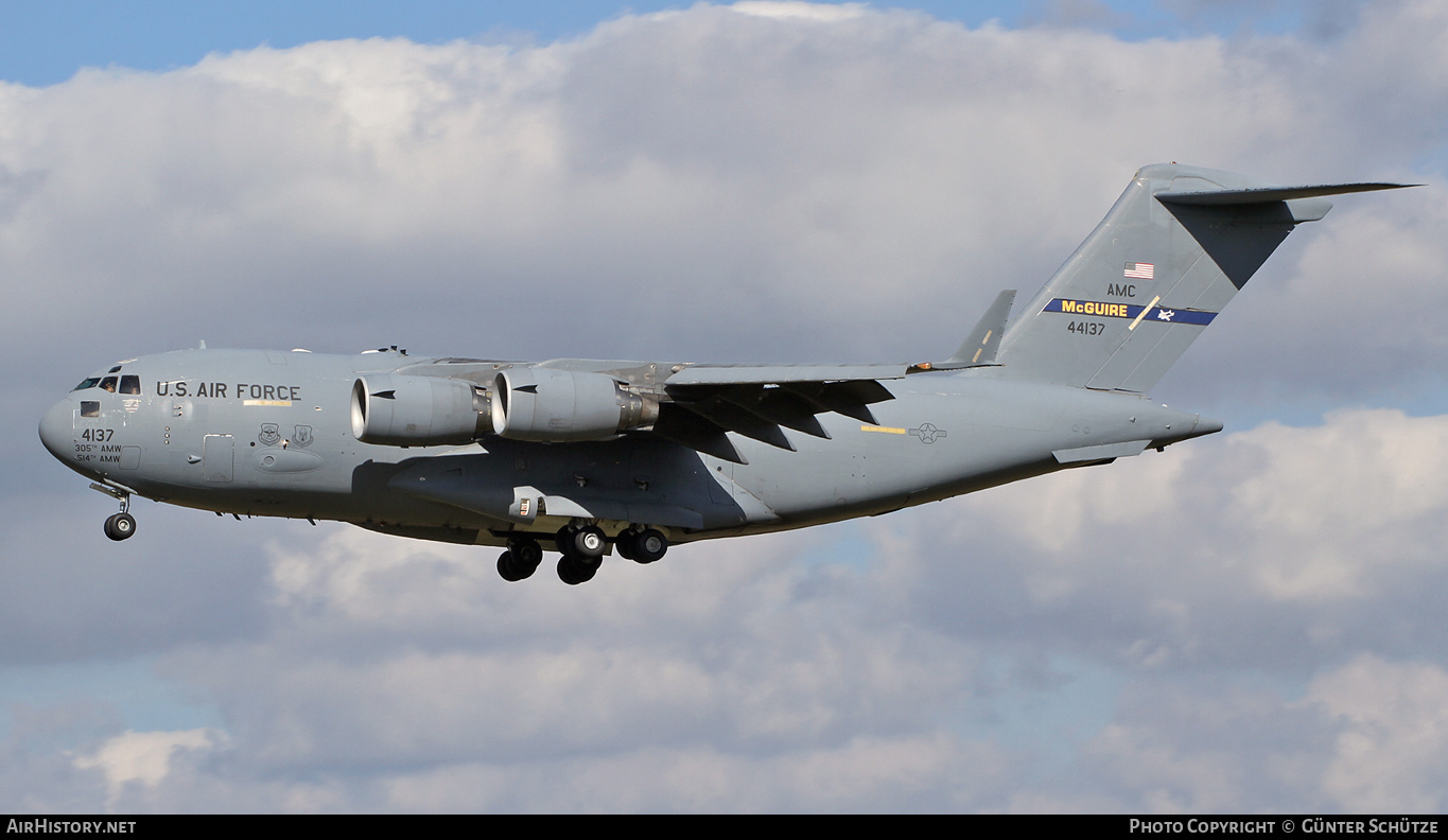 Aircraft Photo of 04-4137 / 44137 | Boeing C-17A Globemaster III | USA - Air Force | AirHistory.net #300641