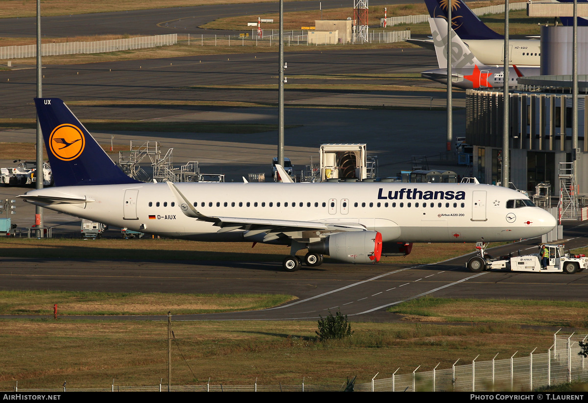 Aircraft Photo of D-AIUX | Airbus A320-214 | Lufthansa | AirHistory.net #300777