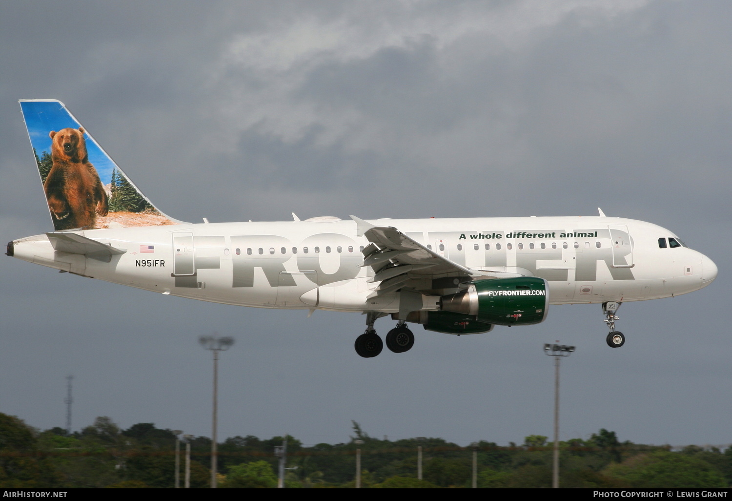 Aircraft Photo of N951FR | Airbus A319-112 | Frontier Airlines | AirHistory.net #300809