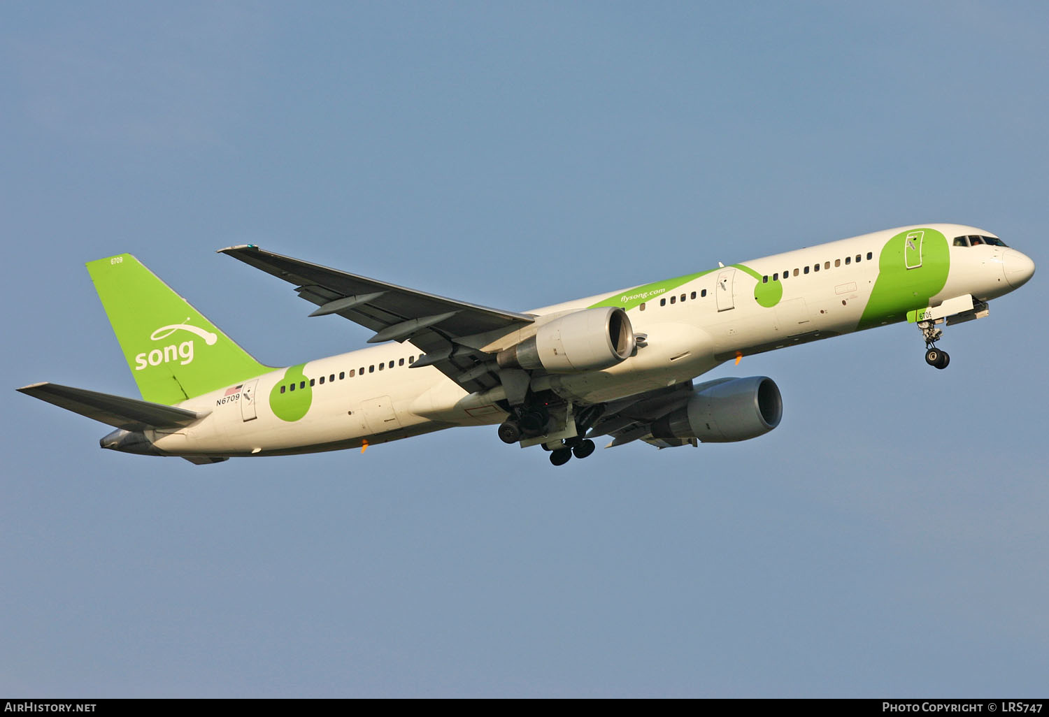 Aircraft Photo of N6709 | Boeing 757-232 | Song | AirHistory.net #300854