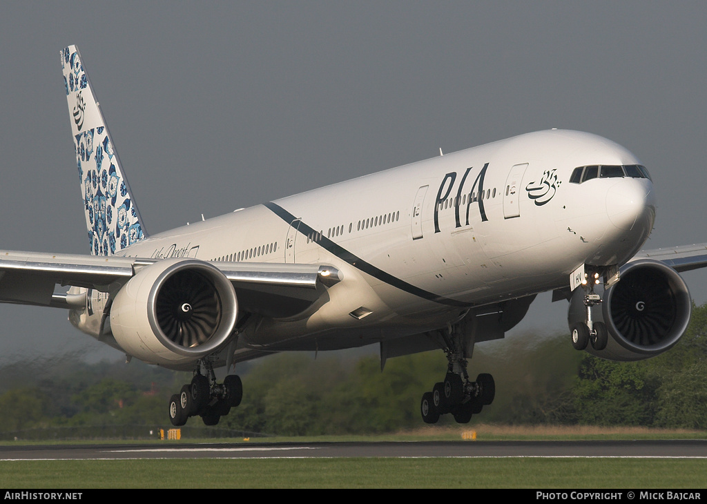 Aircraft Photo of AP-BHV | Boeing 777-340/ER | Pakistan International Airlines - PIA | AirHistory.net #300858
