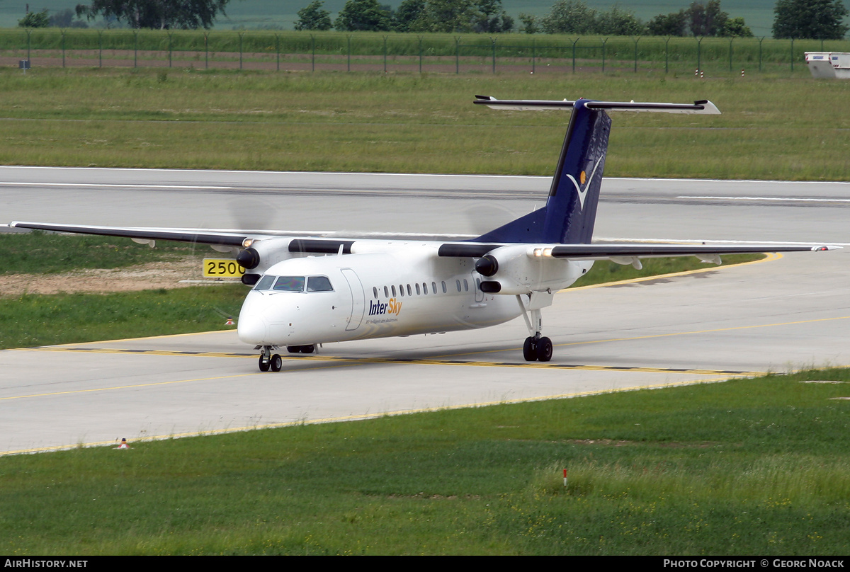 Aircraft Photo of OE-LIE | Bombardier DHC-8-315Q Dash 8 | InterSky | AirHistory.net #300882