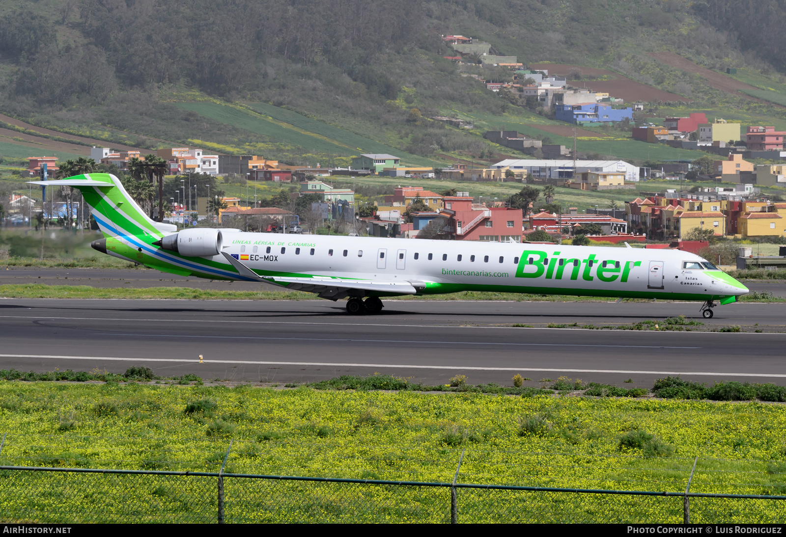 Aircraft Photo of EC-MOX | Bombardier CRJ-1000 (CL-600-2E25) | Binter Canarias | AirHistory.net #300975