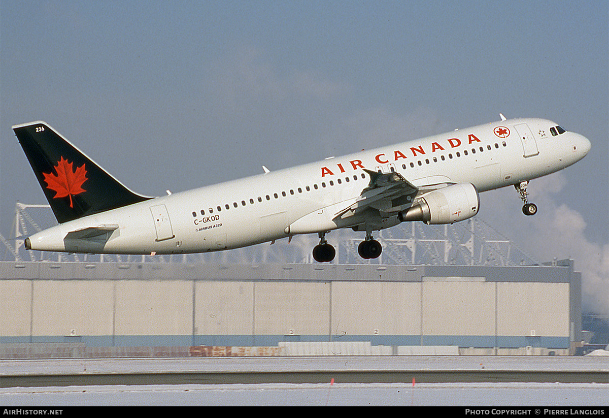 Aircraft Photo of C-GKOD | Airbus A320-214 | Air Canada | AirHistory.net #300978