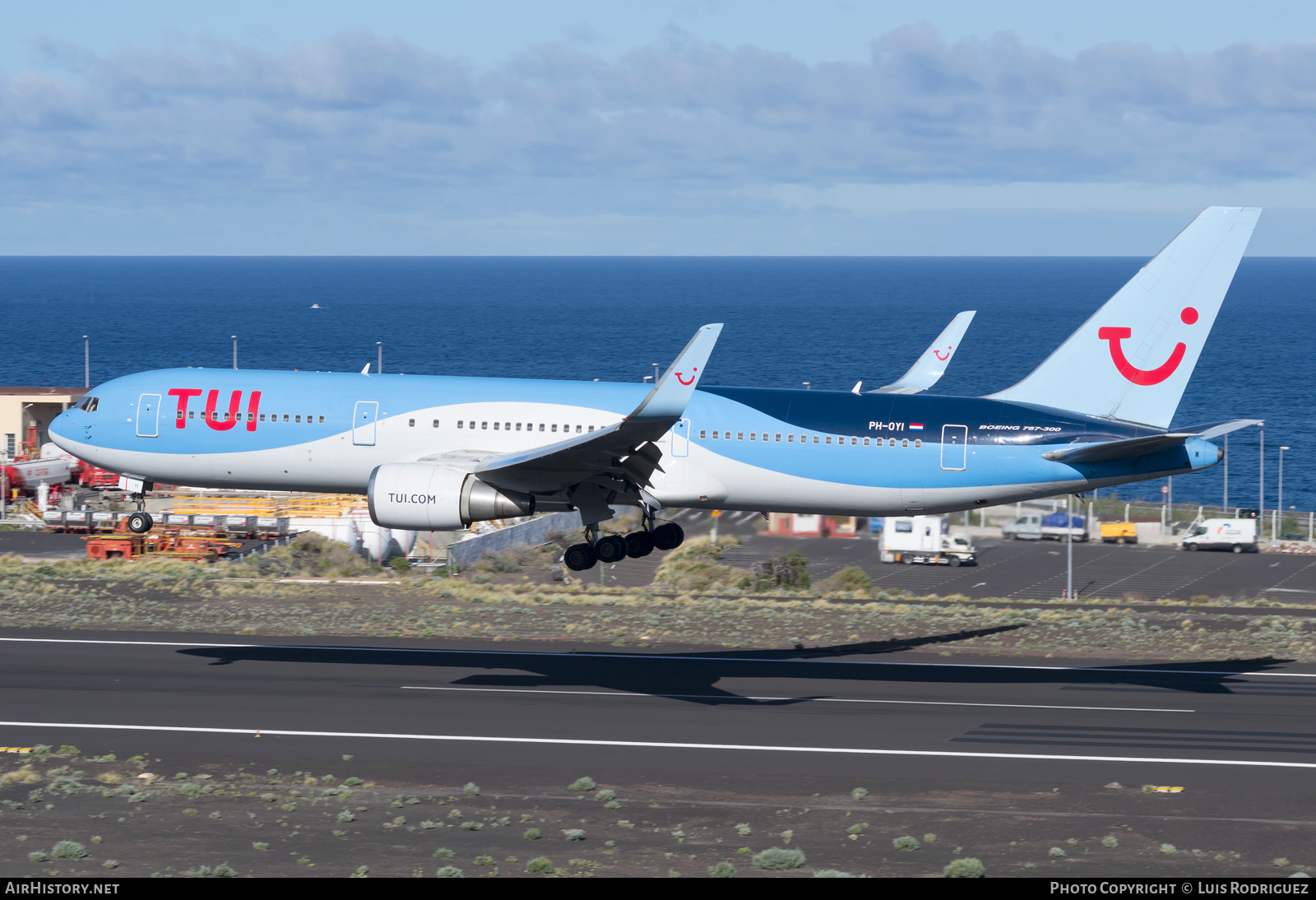 Aircraft Photo of PH-OYI | Boeing 767-304/ER | TUI | AirHistory.net #300981