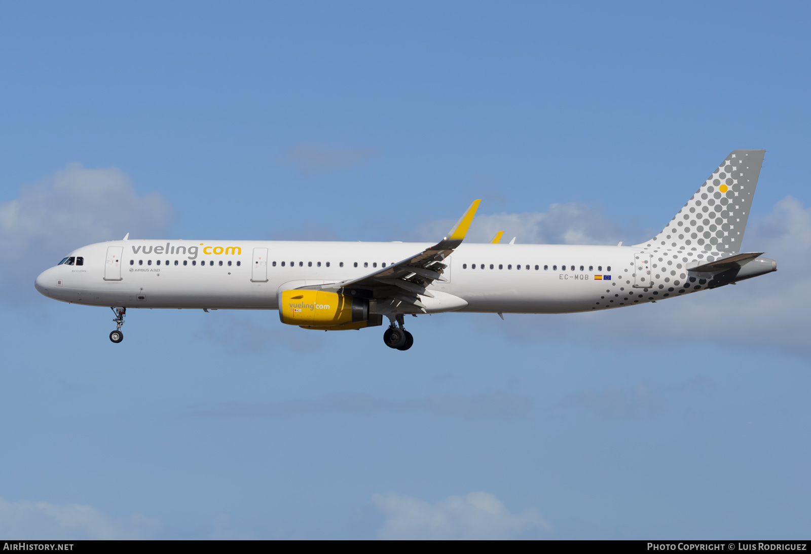 Aircraft Photo of EC-MQB | Airbus A321-231 | Vueling Airlines | AirHistory.net #300991
