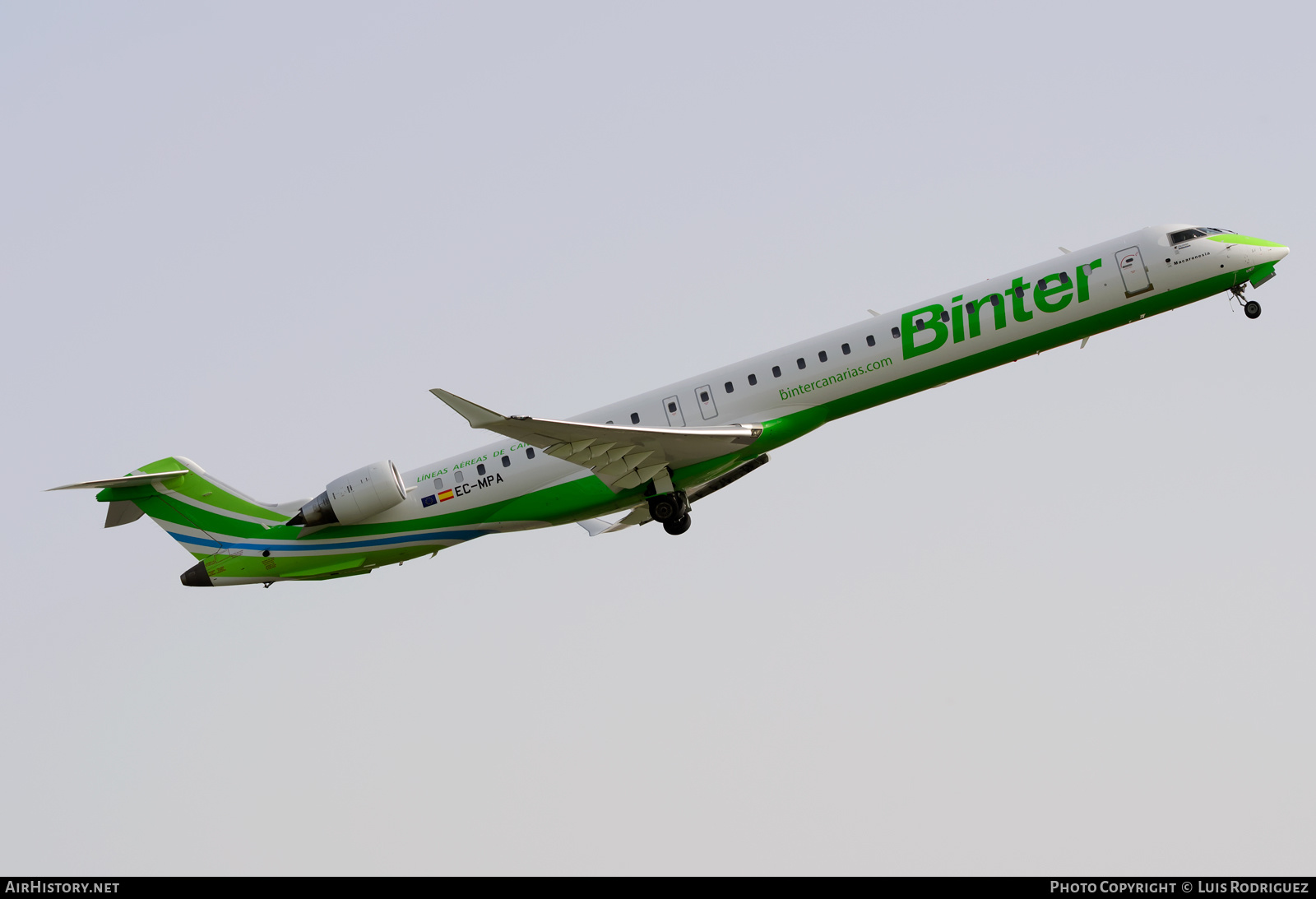 Aircraft Photo of EC-MPA | Bombardier CRJ-1000 (CL-600-2E25) | Binter Canarias | AirHistory.net #301001