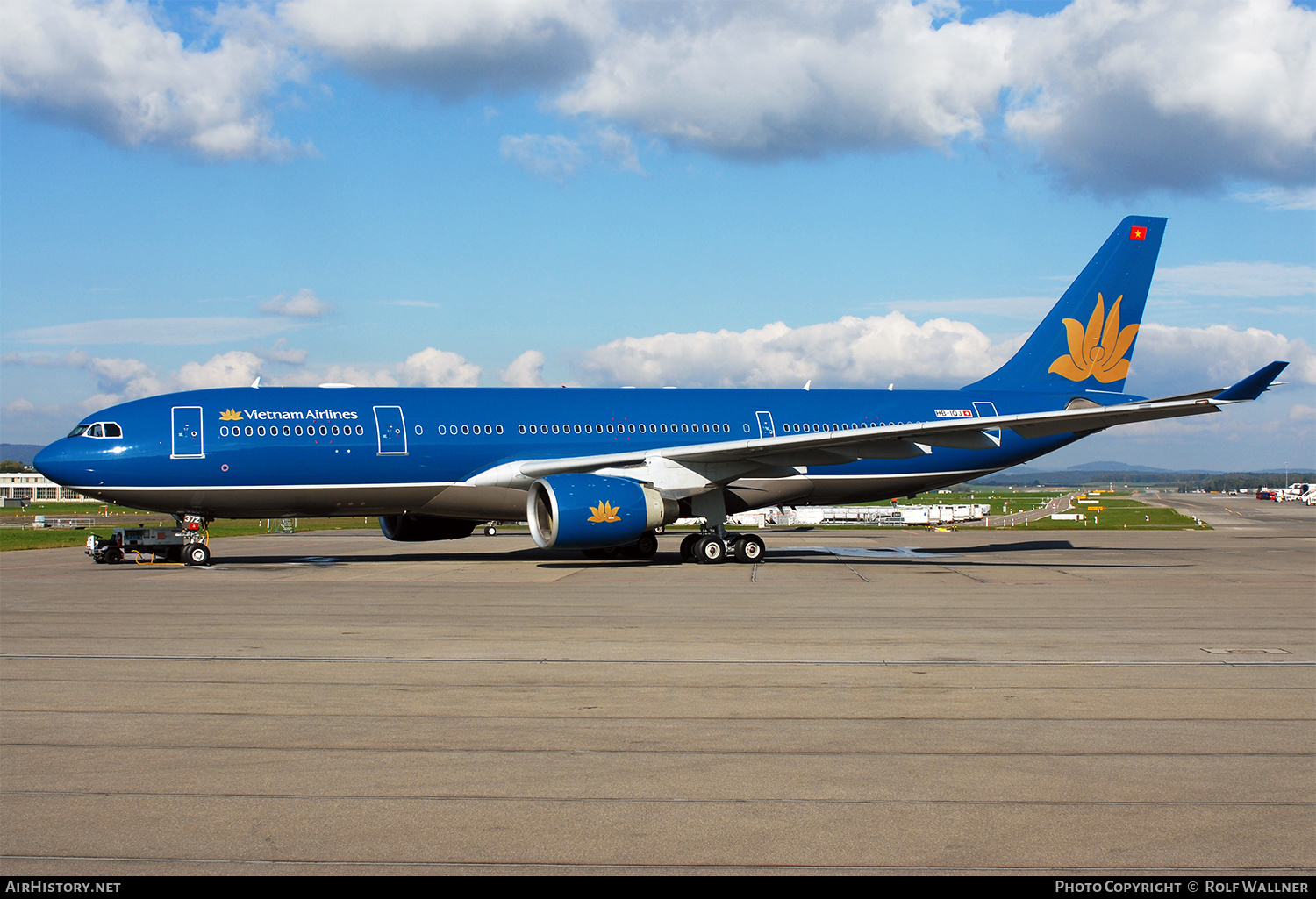 Aircraft Photo of HB-IQJ | Airbus A330-223 | Vietnam Airlines | AirHistory.net #301072