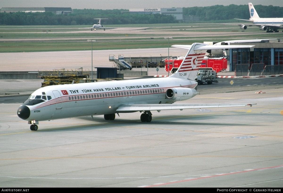 Aircraft Photo of TC-JBK | McDonnell Douglas DC-9-32 | THY Türk Hava Yolları - Turkish Airlines | AirHistory.net #301100