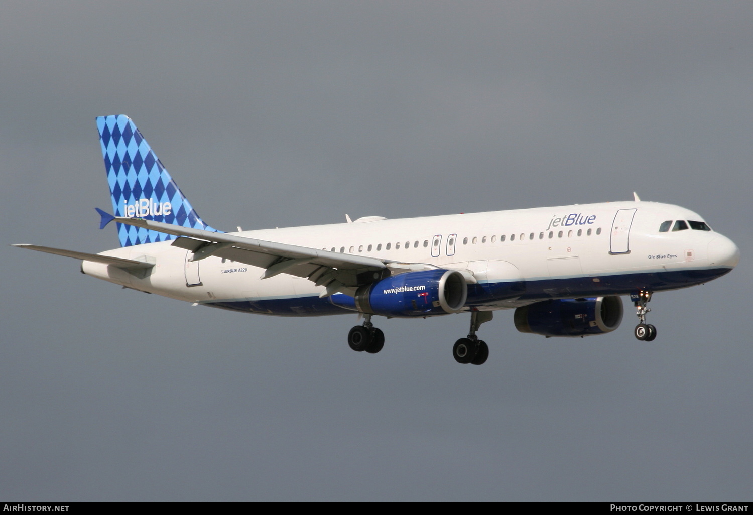 Aircraft Photo of N529JB | Airbus A320-232 | JetBlue Airways | AirHistory.net #301229
