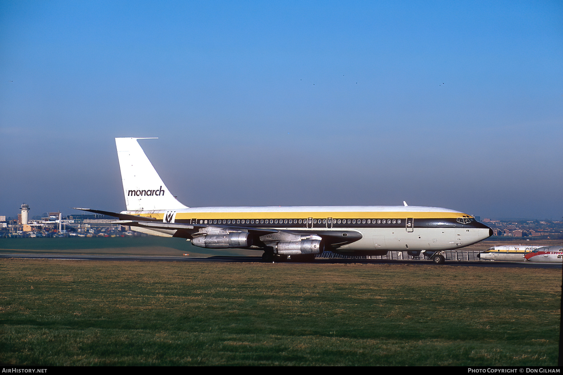 Aircraft Photo of G-AZFB | Boeing 720-051B | Monarch Airlines | AirHistory.net #301369