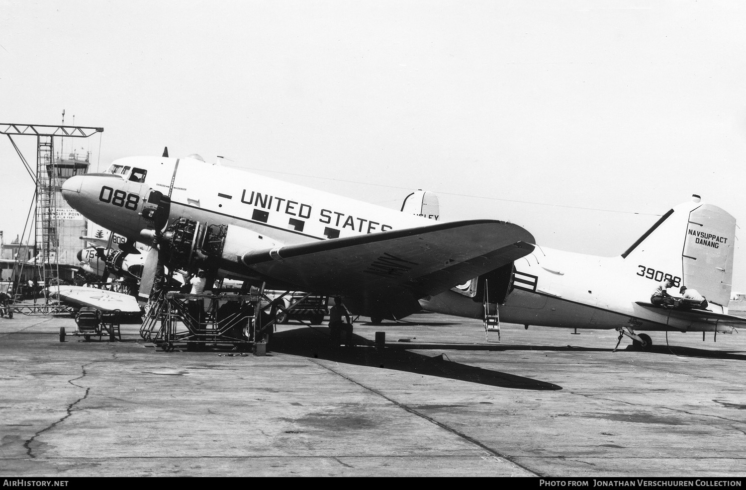 Aircraft Photo of 39088 | Douglas C-47H Skytrain | USA - Navy | AirHistory.net #301403