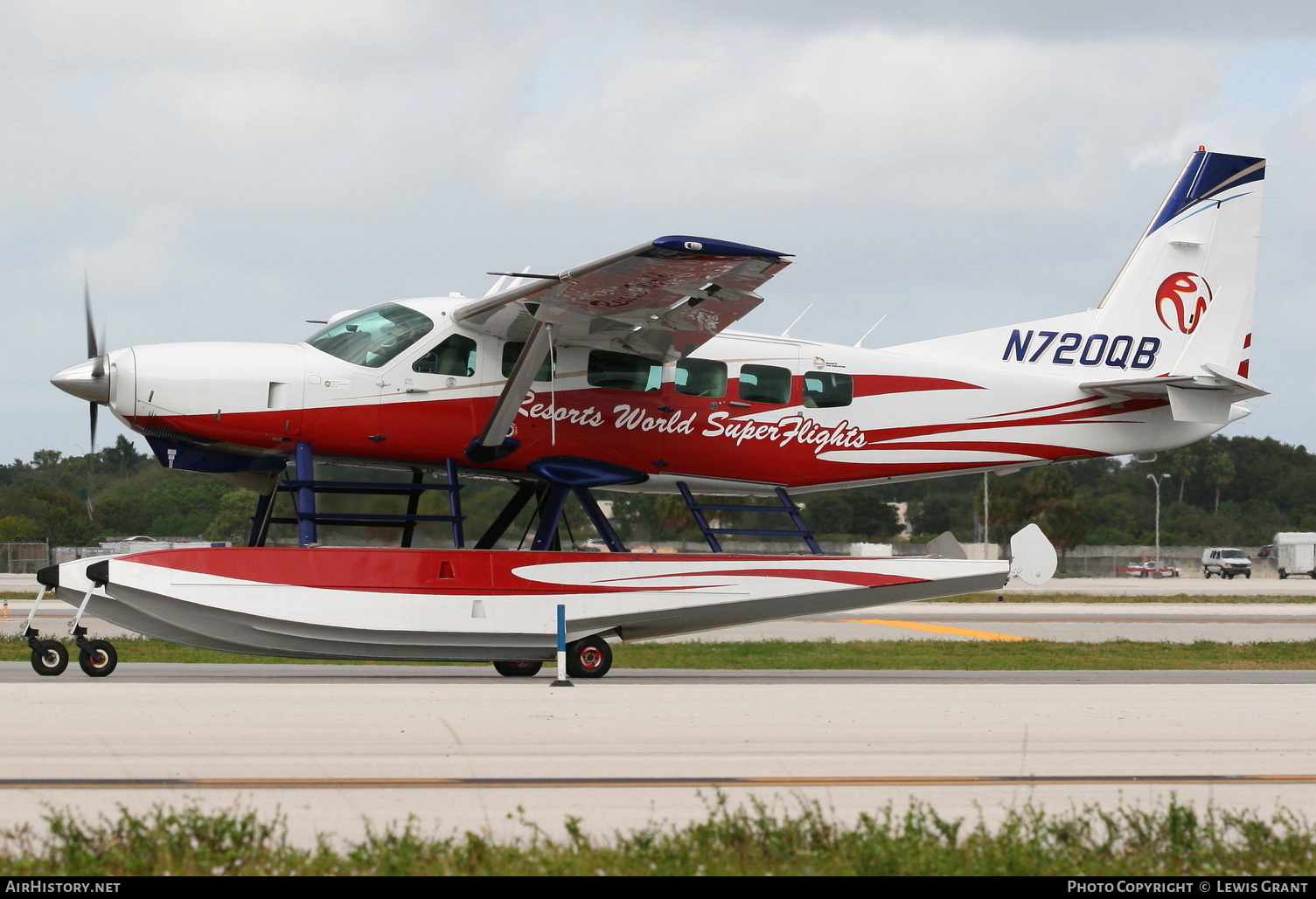 Aircraft Photo of N720QB | Cessna 208 Caravan I | Resorts World SuperFlights | AirHistory.net #301520