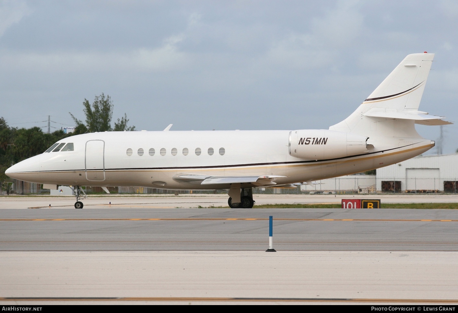 Aircraft Photo of N51MN | Dassault Falcon 2000 | AirHistory.net #301526