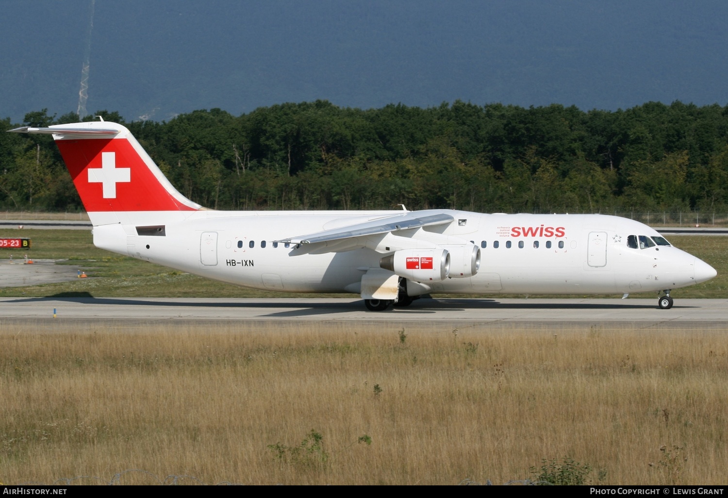 Aircraft Photo of HB-IXN | British Aerospace Avro 146-RJ100 | Swiss International Air Lines | AirHistory.net #301536