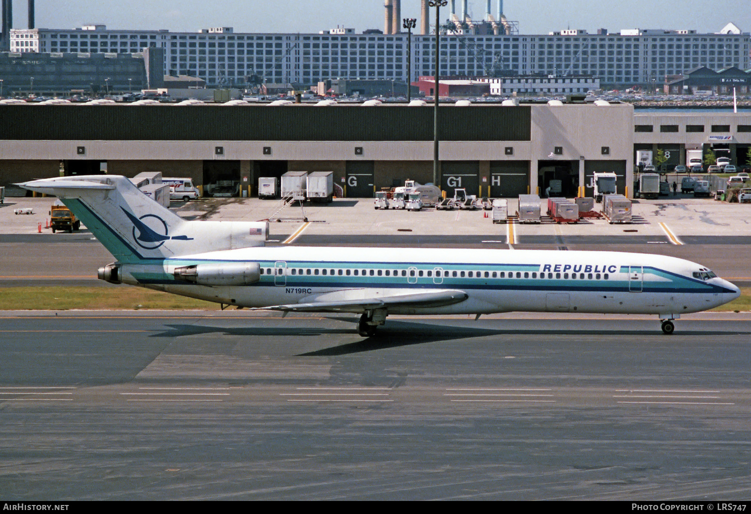 Aircraft Photo of N719RC | Boeing 727-2S7/Adv | Republic Airlines | AirHistory.net #301635