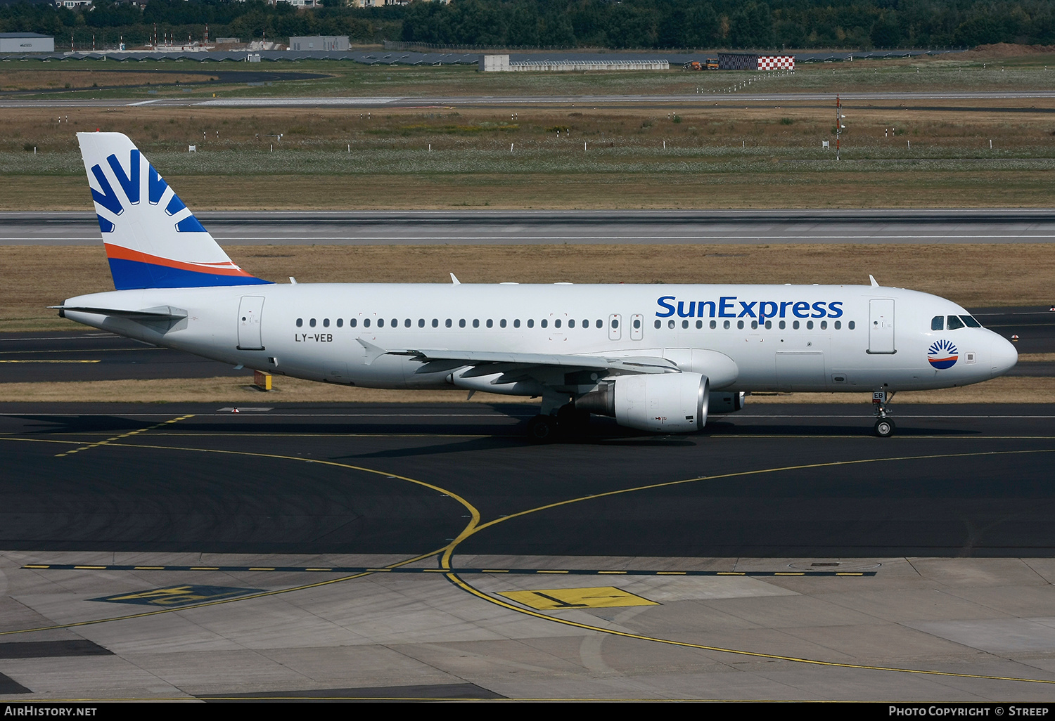 Aircraft Photo of LY-VEB | Airbus A320-214 | SunExpress | AirHistory.net #301713