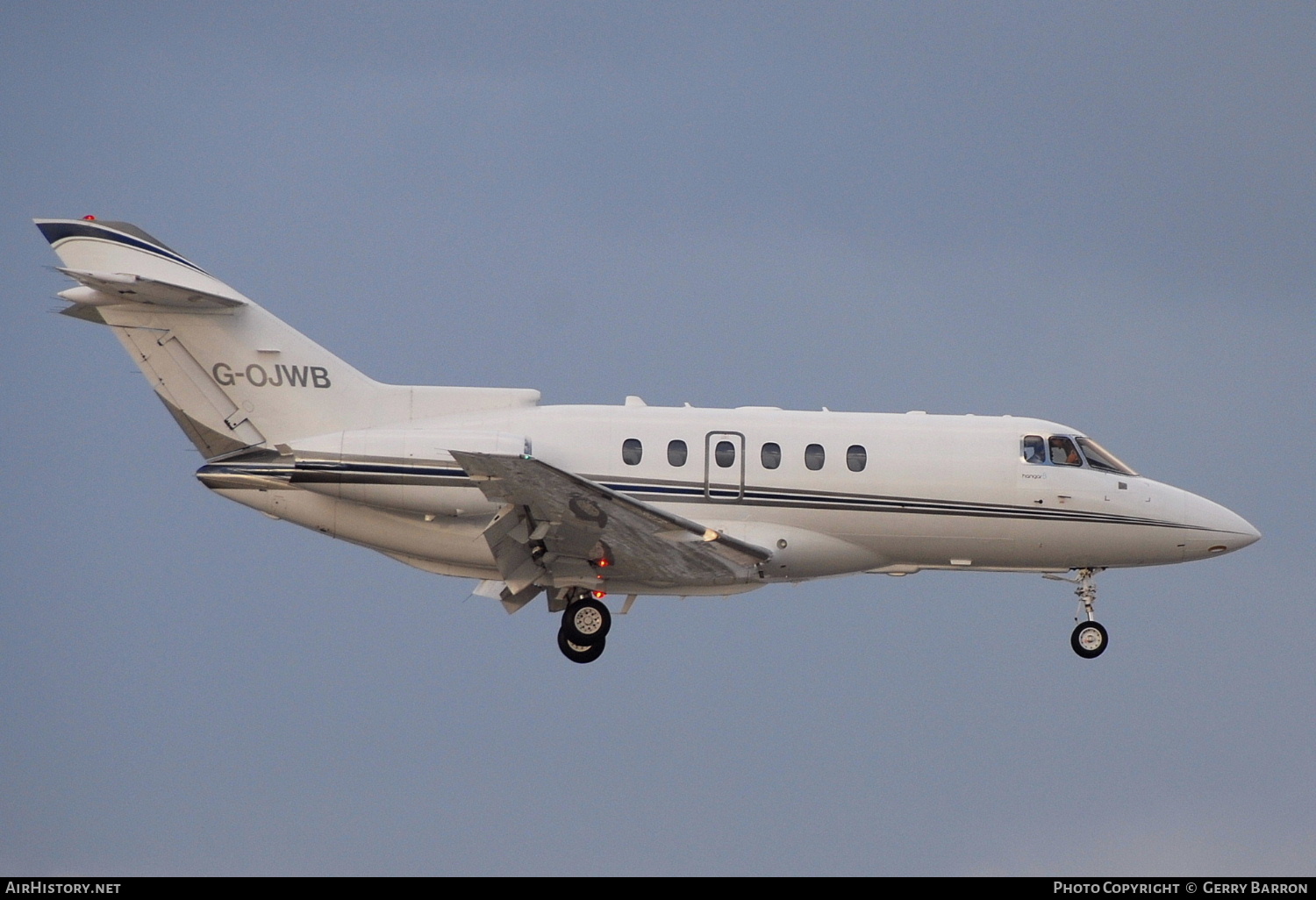 Aircraft Photo of G-OJWB | Raytheon Hawker 800XP | Hangar 8 Aviation | AirHistory.net #301739