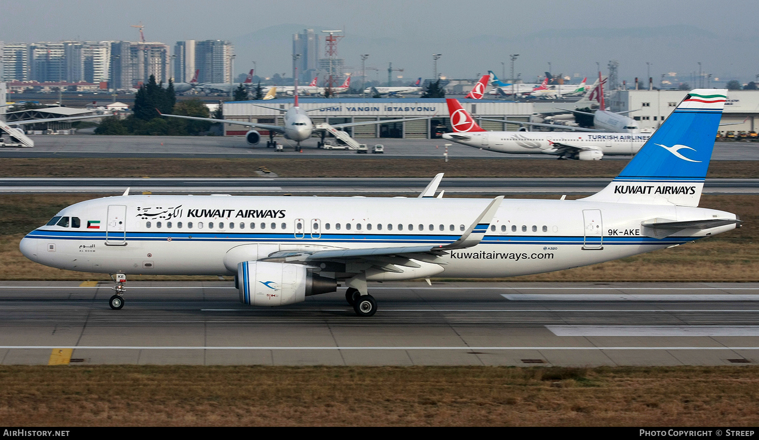 Aircraft Photo of 9K-AKE | Airbus A320-214 | Kuwait Airways | AirHistory.net #301914