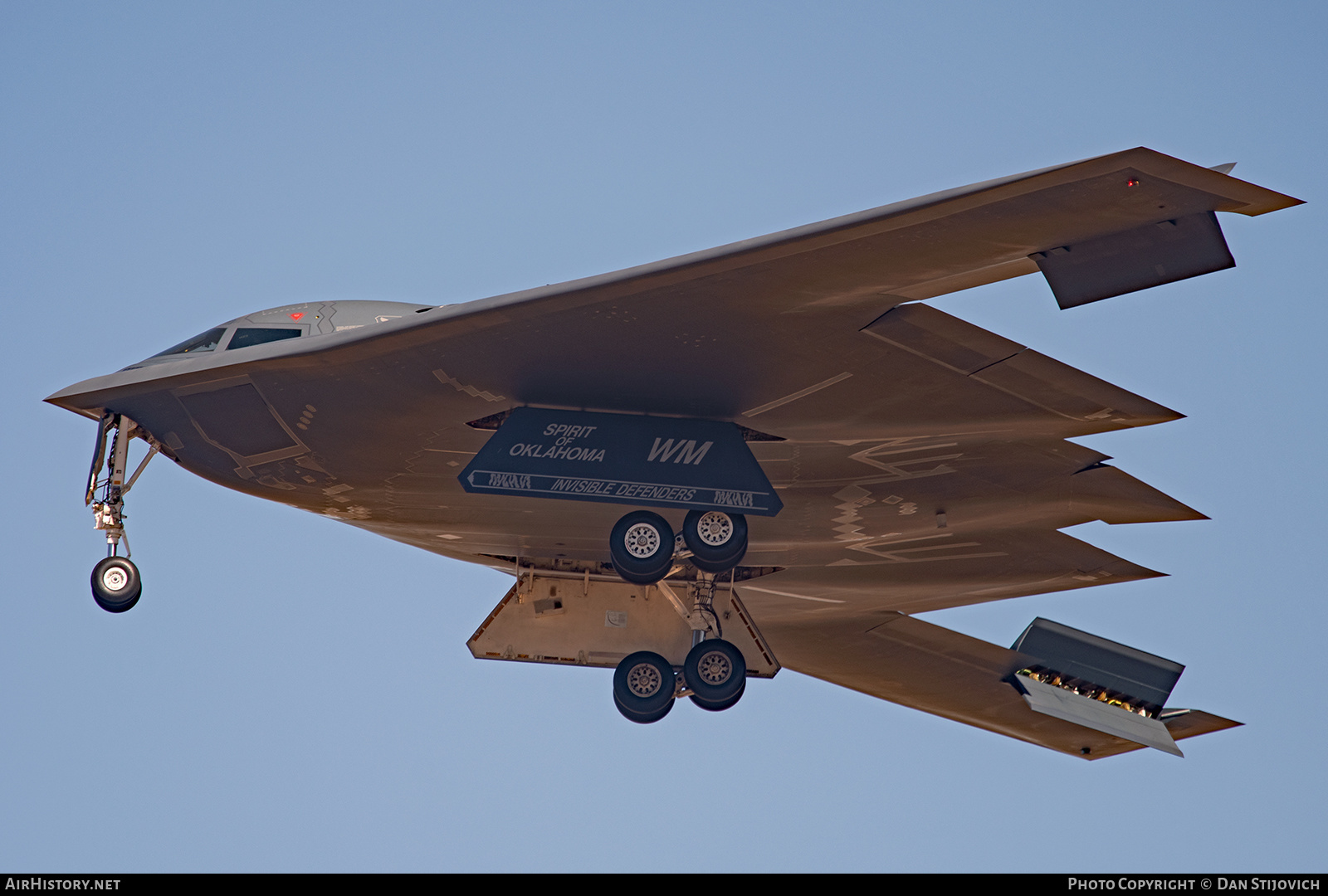Aircraft Photo of 93-1085 / AF93-1085 | Northrop Grumman B-2A Spirit | USA - Air Force | AirHistory.net #302043