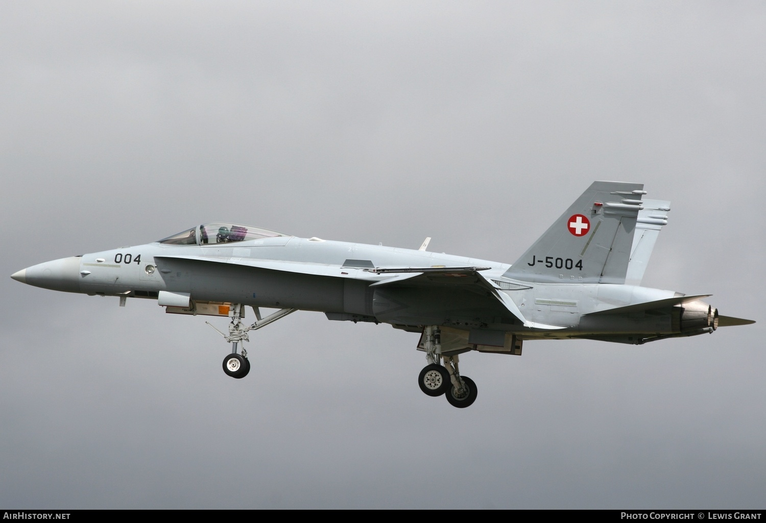 Aircraft Photo of J-5004 | McDonnell Douglas F/A-18C Hornet | Switzerland - Air Force | AirHistory.net #302244